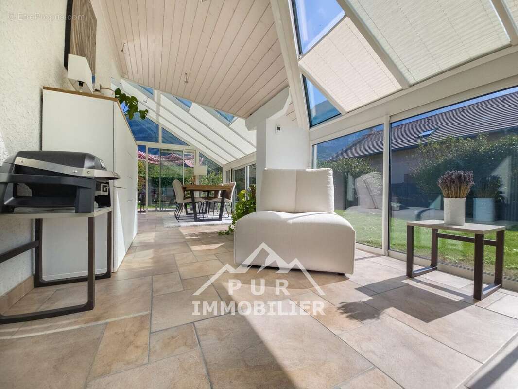 Maison à ETREMBIERES