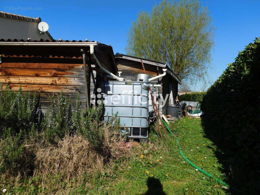 Maison à NEGREPELISSE