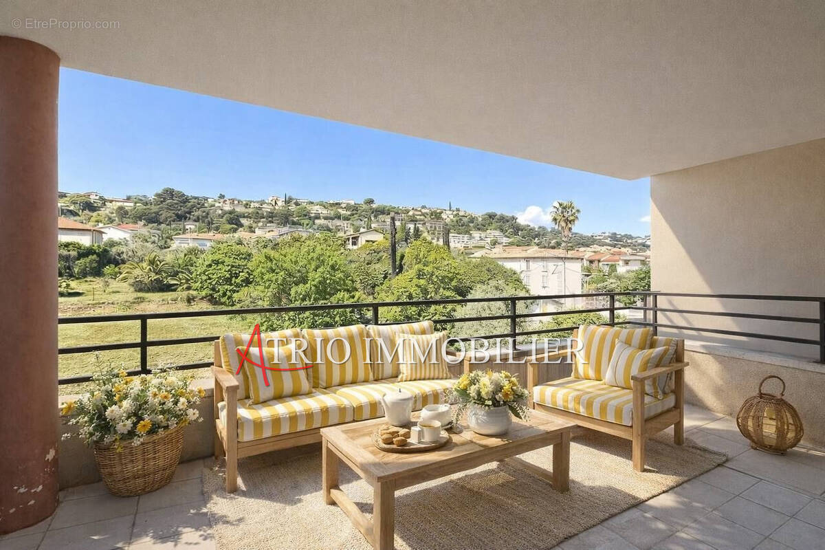 Appartement à SAINT-LAURENT-DU-VAR