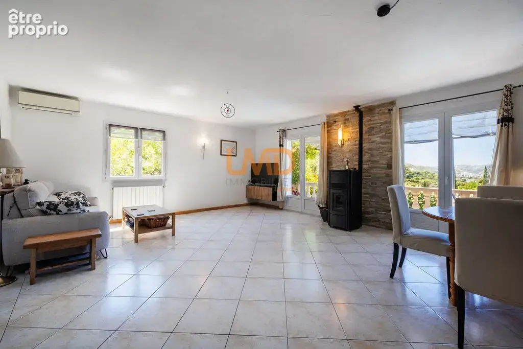 Les Caillols/ La commanderie- Maison- 5P-120 M2 + Studio indépen - photo 8
