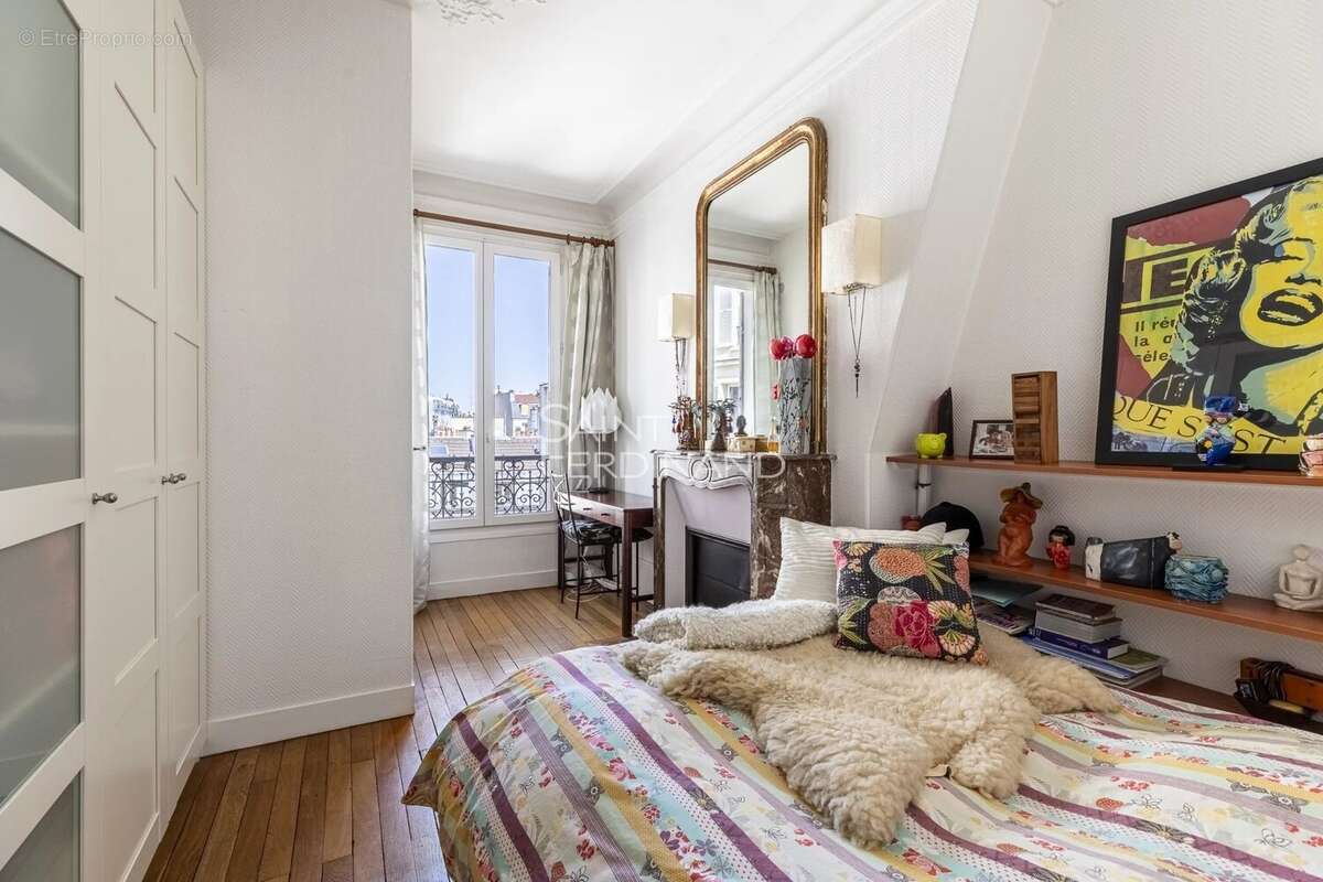 Appartement à PARIS-18E