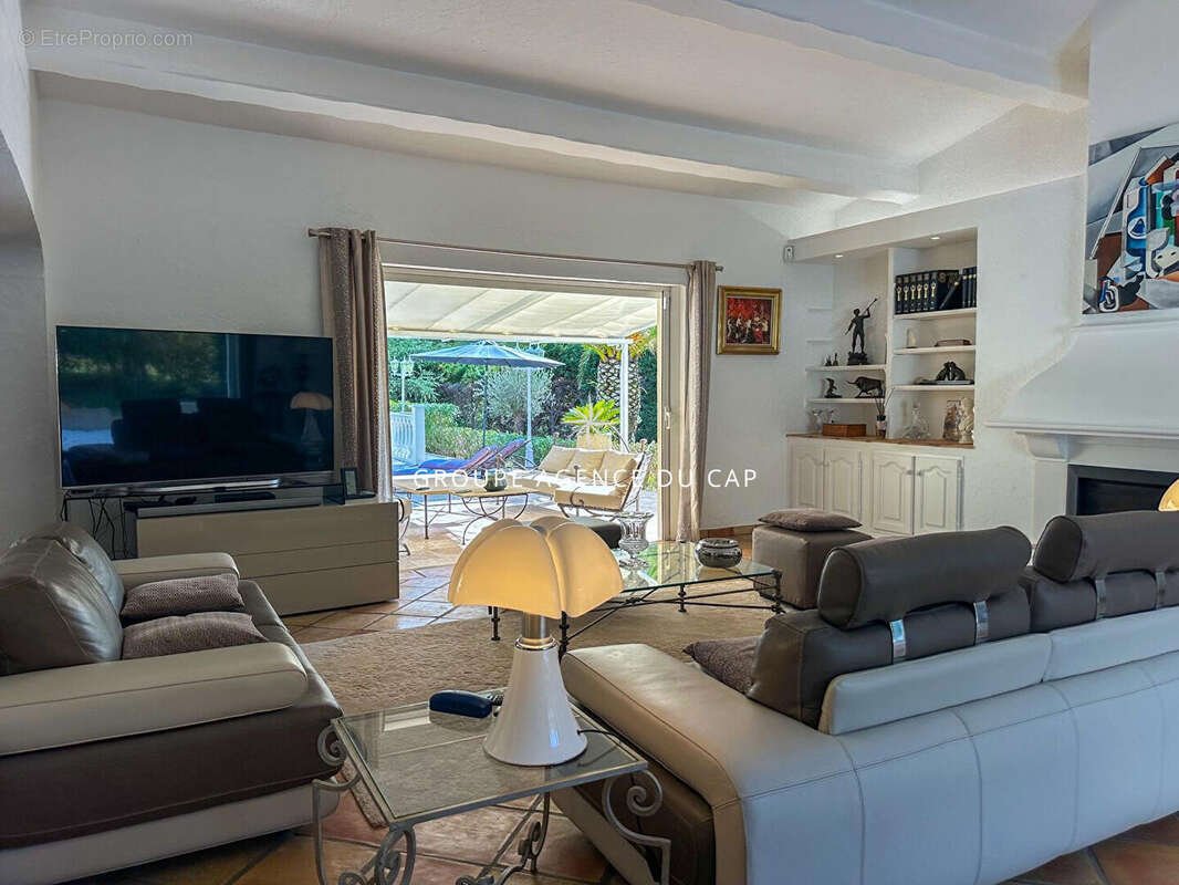 Maison à ROQUEBRUNE-SUR-ARGENS