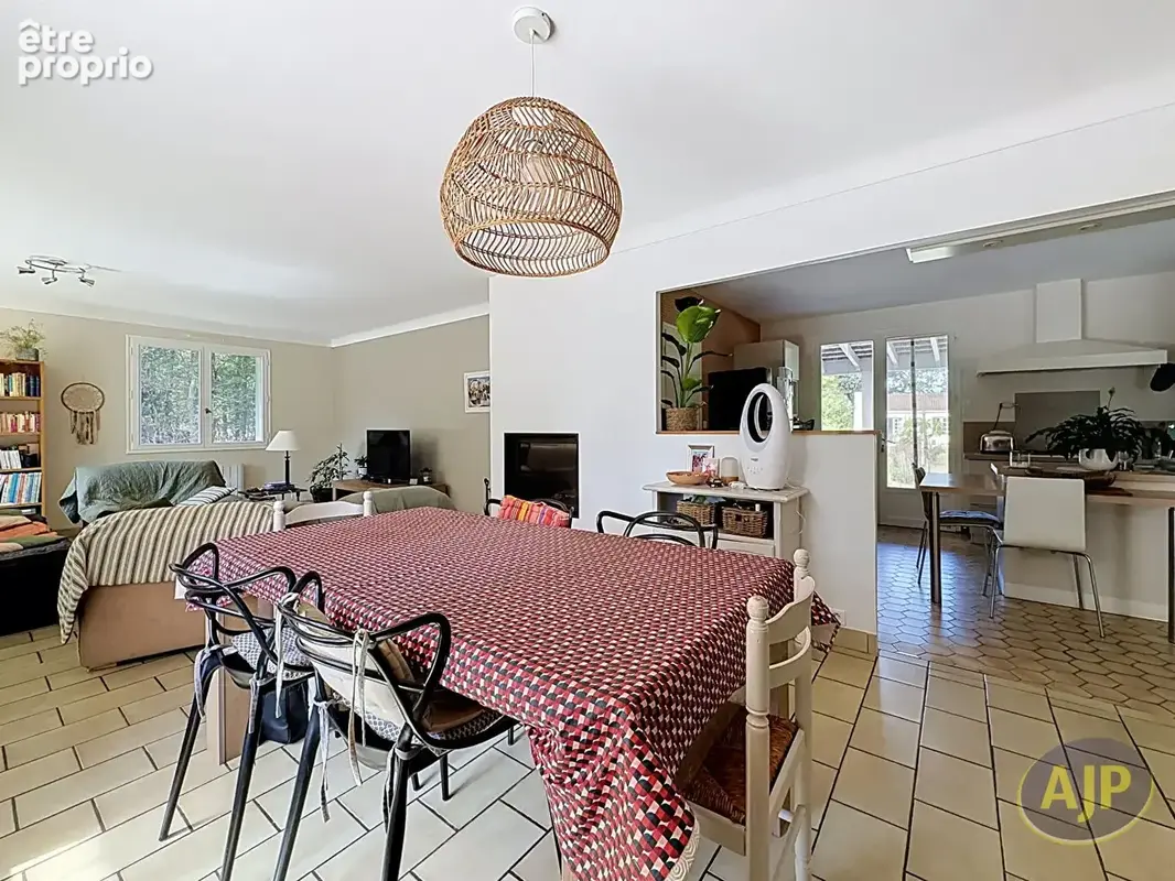 Maison familiale avec dépendance sur plus de 6 000 m² de terrain - photo 3