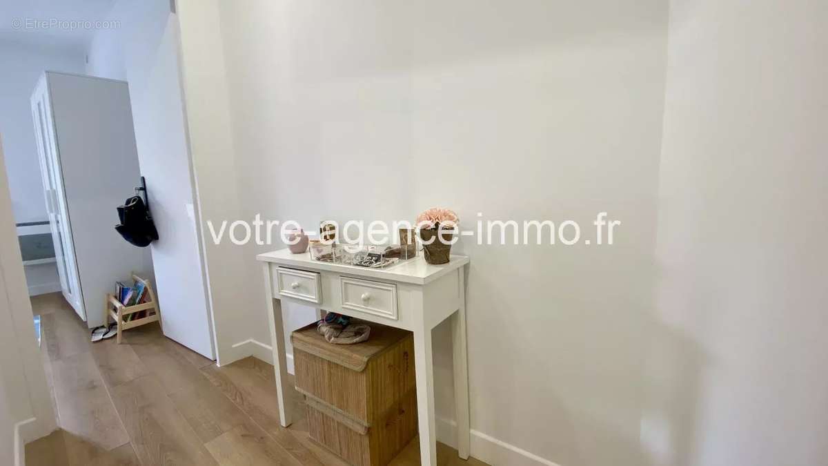 Appartement à CONTES