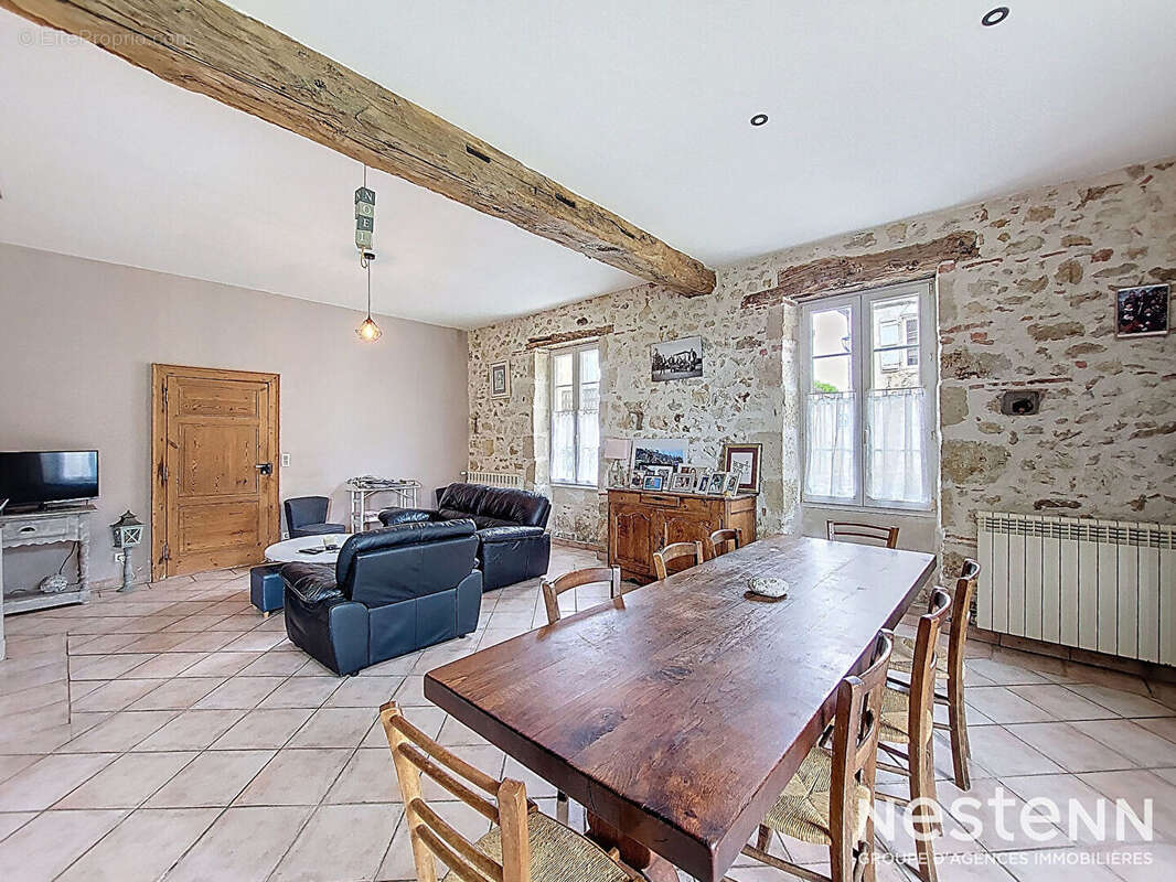 Maison à CASTELNAU-D&#039;AUZAN