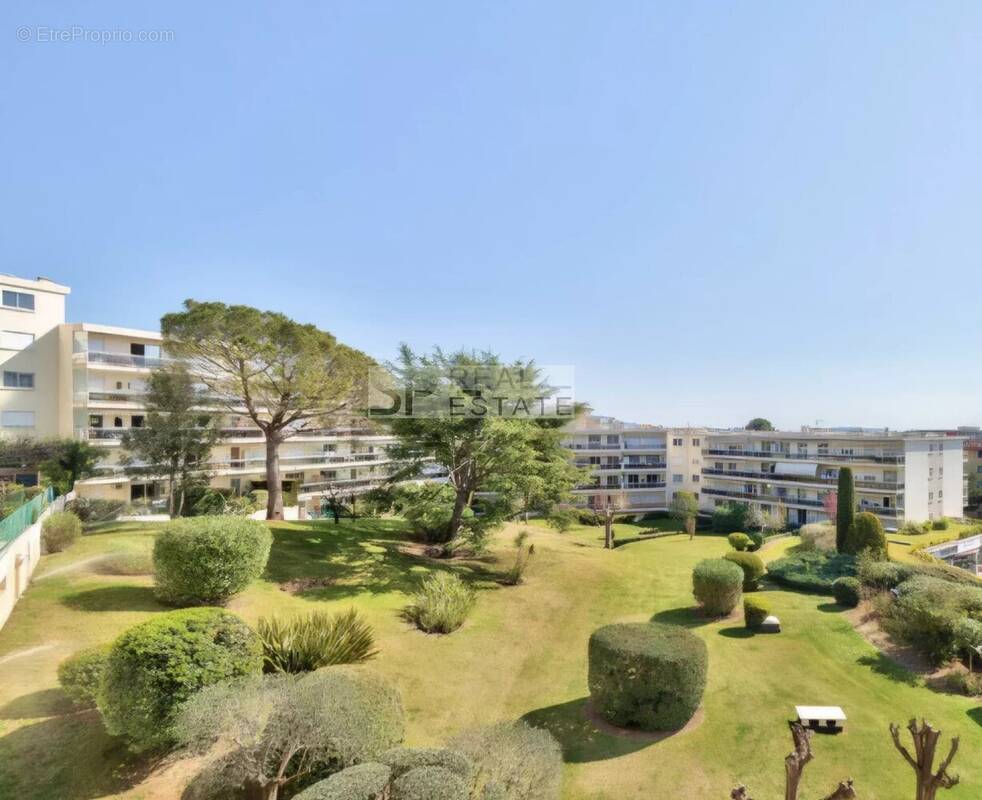 Appartement à MANDELIEU-LA-NAPOULE