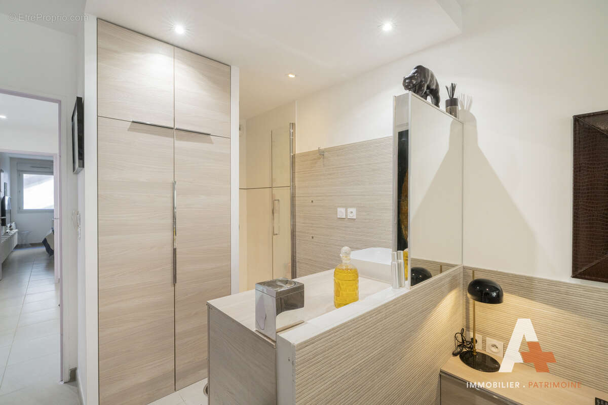 Appartement à MARSEILLE-2E