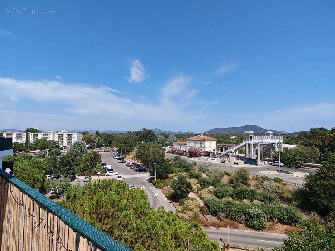 La Garde T4 récent de standing avec terrasse de 40 m² exposée sud, vue dégagée et parking privatif - photo 18
