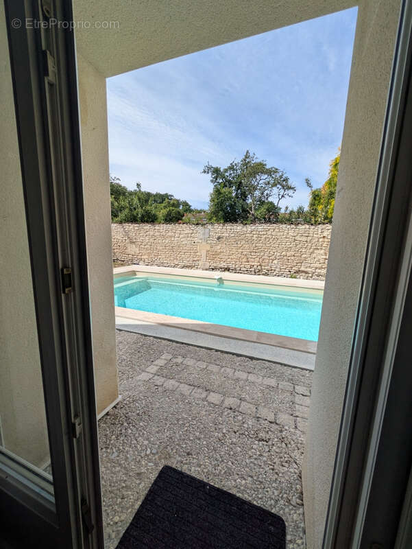 Maison à SALIGNAC-SUR-CHARENTE