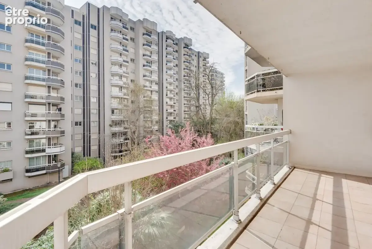 Mairie de courbevoie - 4 pieces  avec large balcon, cave et possibilite  parking - photo 16
