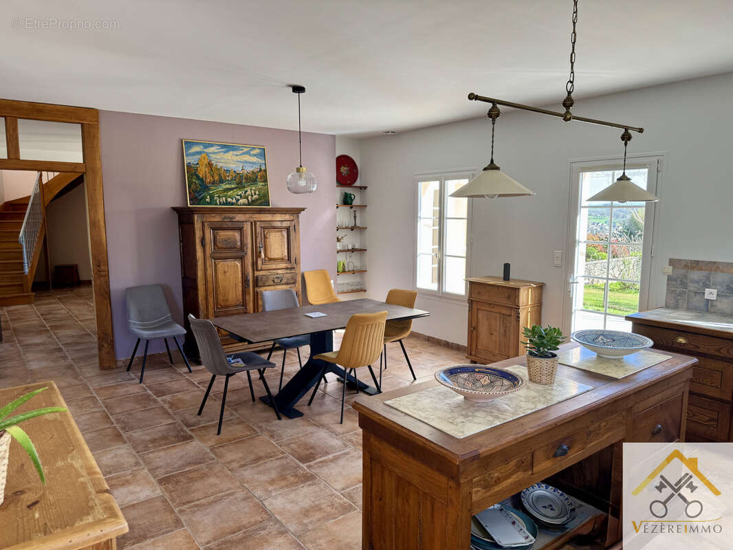 Maison à OBJAT