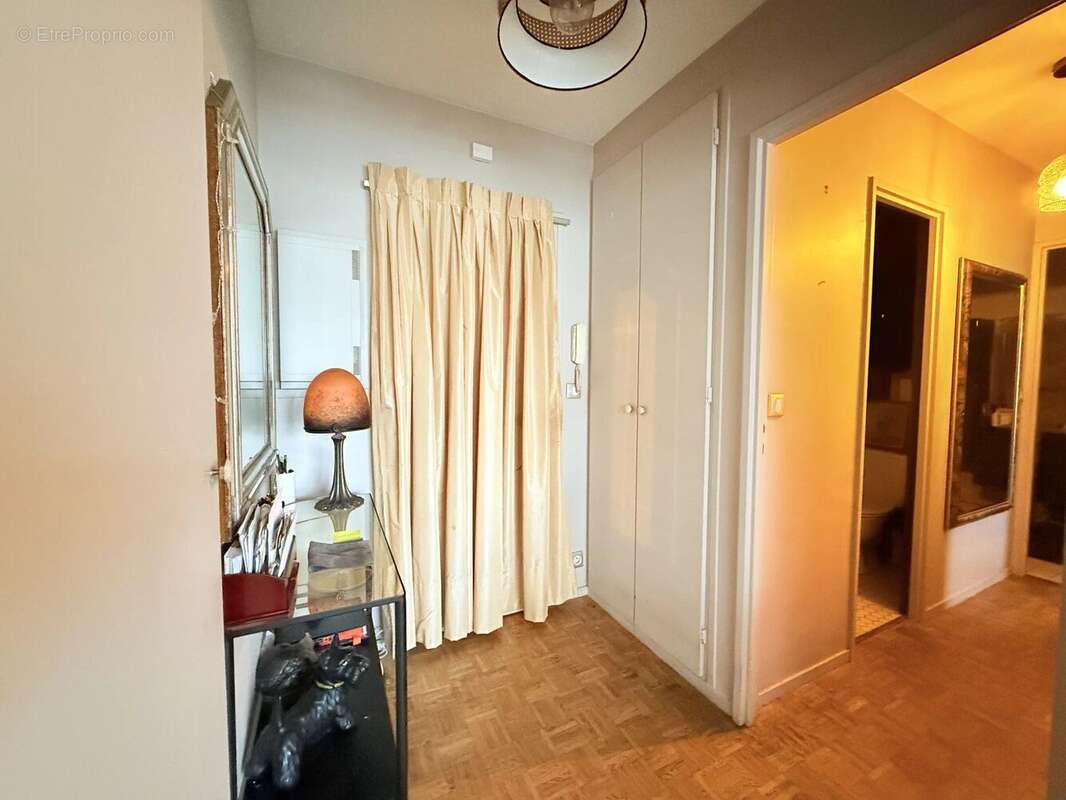 Appartement à PARIS-14E