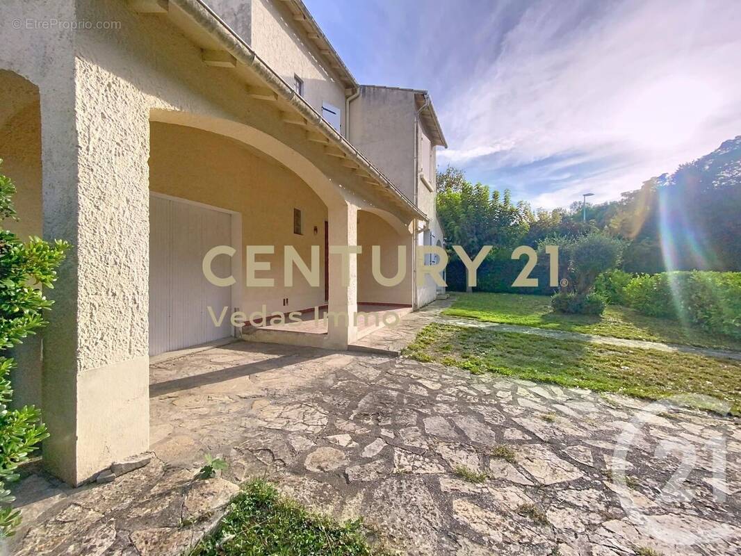 Maison à SAINT-JEAN-DE-VEDAS