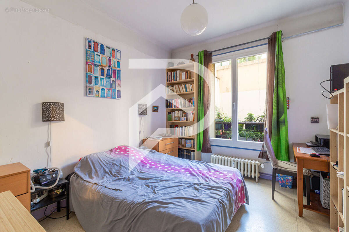 Appartement à MARSEILLE-5E