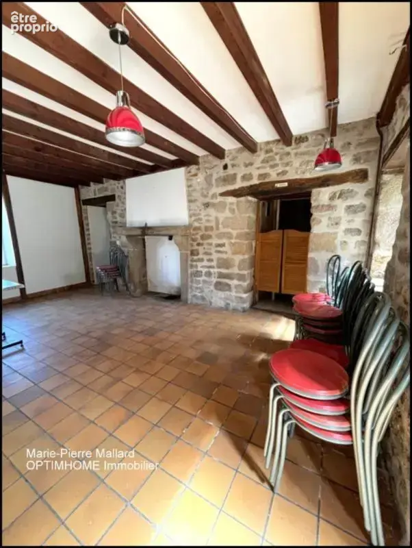 Une belle bâtisse en pierre au cœur d’un village creusois à SOUBREBOST (23) - photo 14