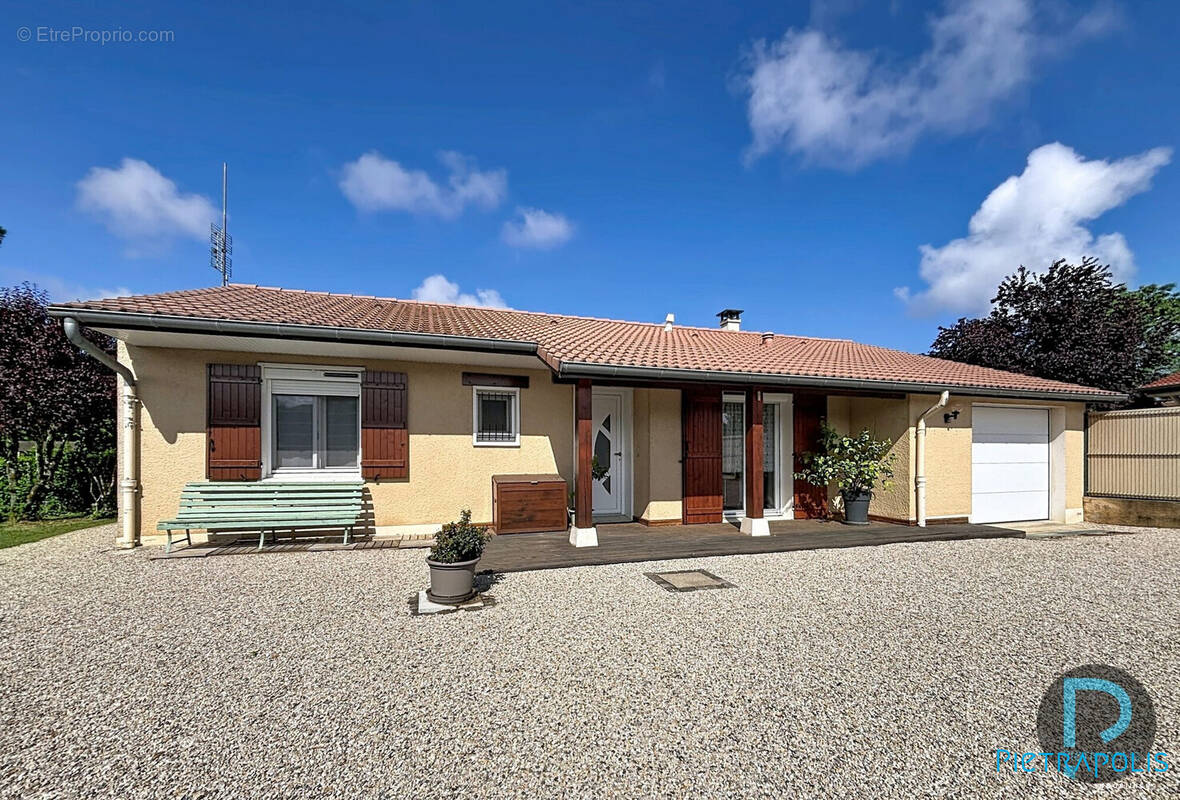 Maison à MEZERIAT
