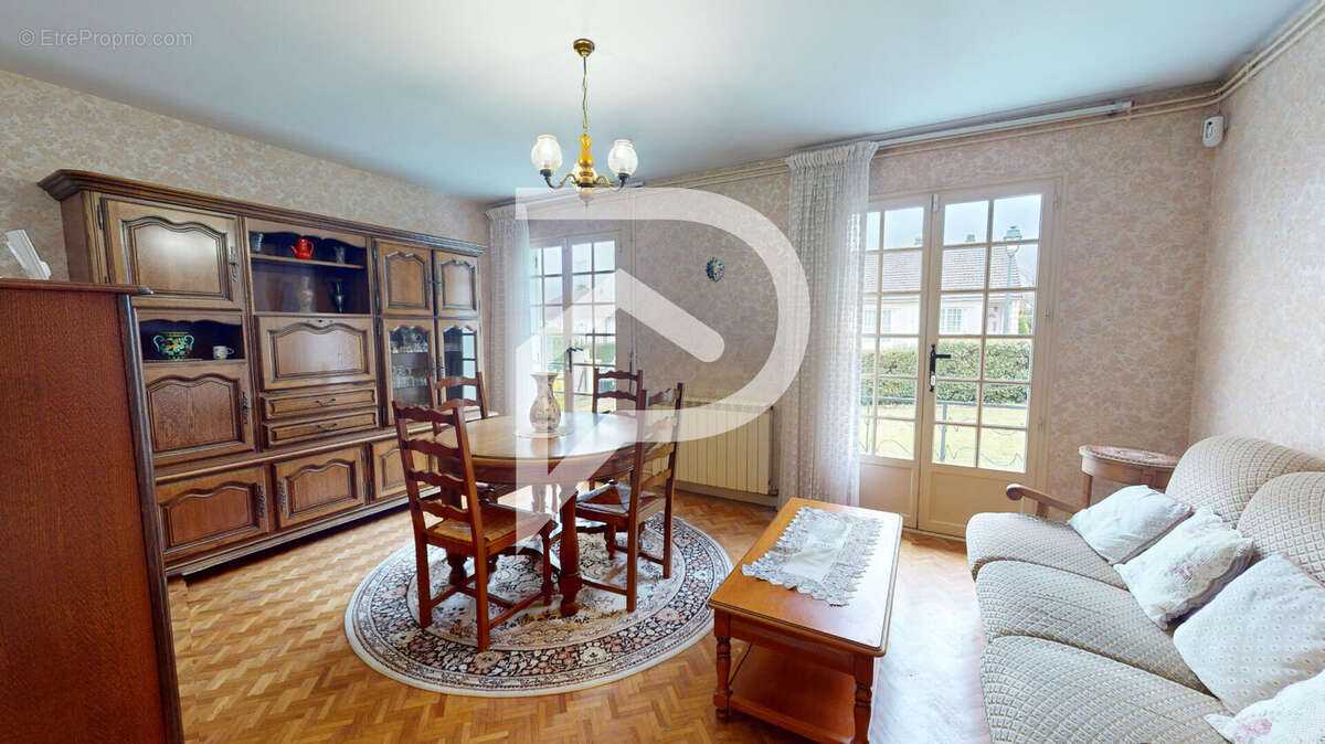 Maison à BOURAY-SUR-JUINE