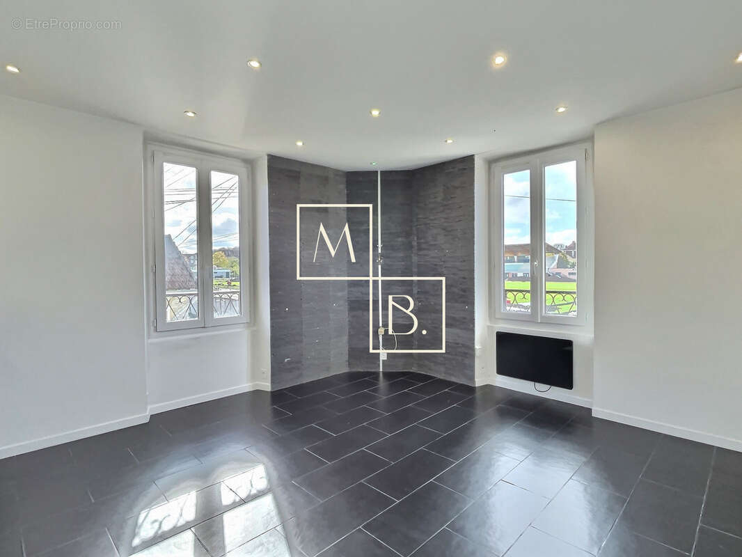Appartement à CORBEIL-ESSONNES