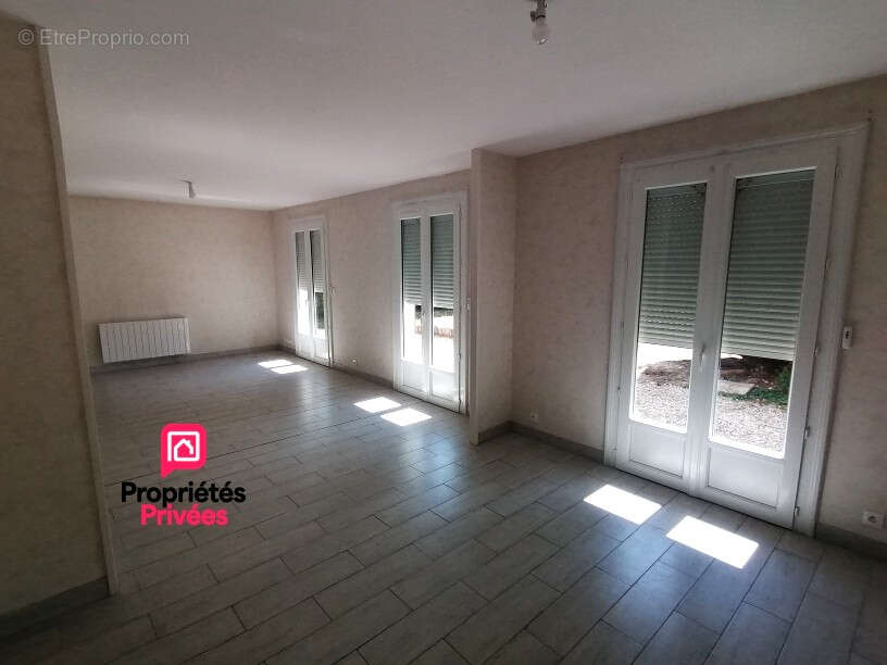 ARGENTAN (61200)  Pavillon 5 pièces, 3 chambres, 100 m2 environ , PRIX 183 750  honoraires 5% à la charge de l'acquéreur inclus  - photo 5