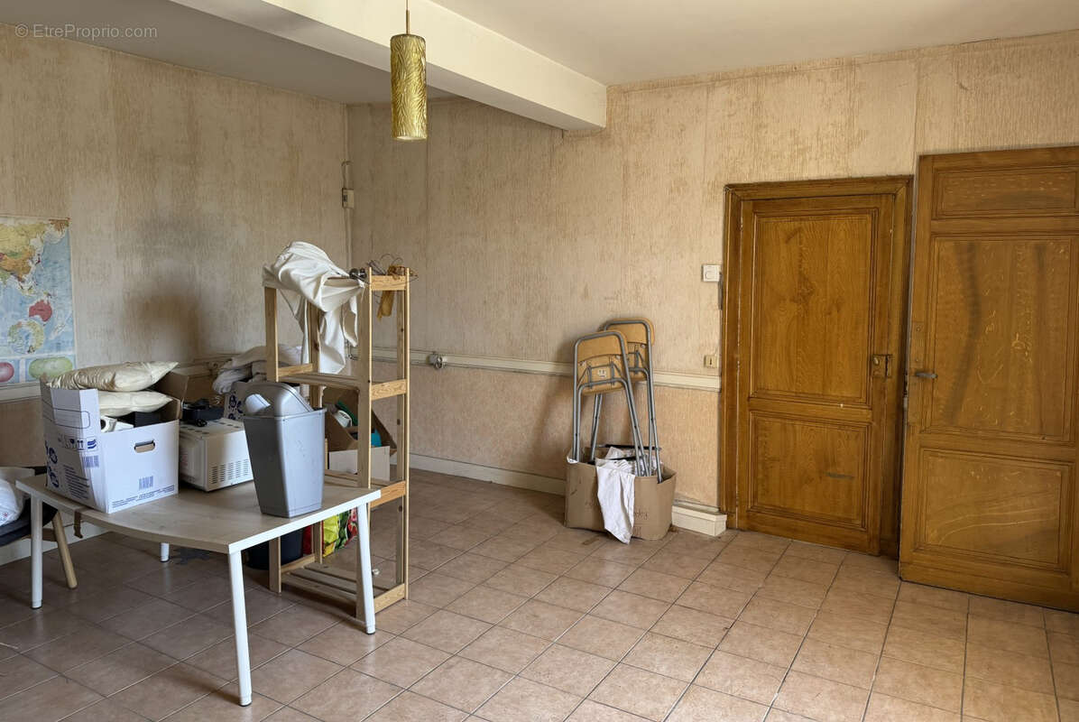 Maison de ville Casteljaloux à rénover ? 152 m² habitables avec grenier aménageable et garage - photo 2