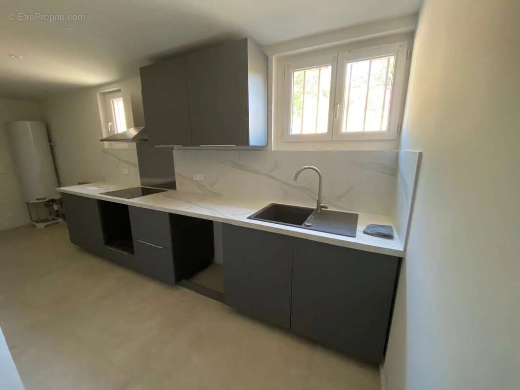 Appartement à BORMES-LES-MIMOSAS