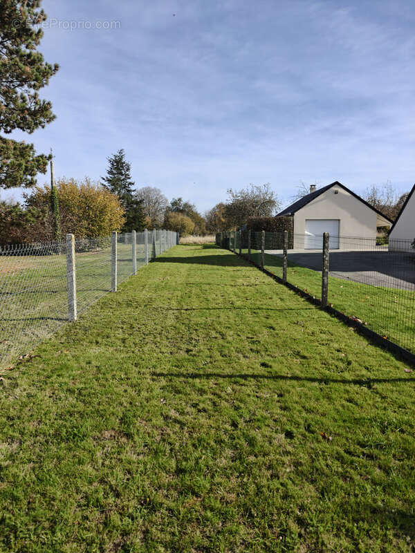 Terrain à LA VESPIERE