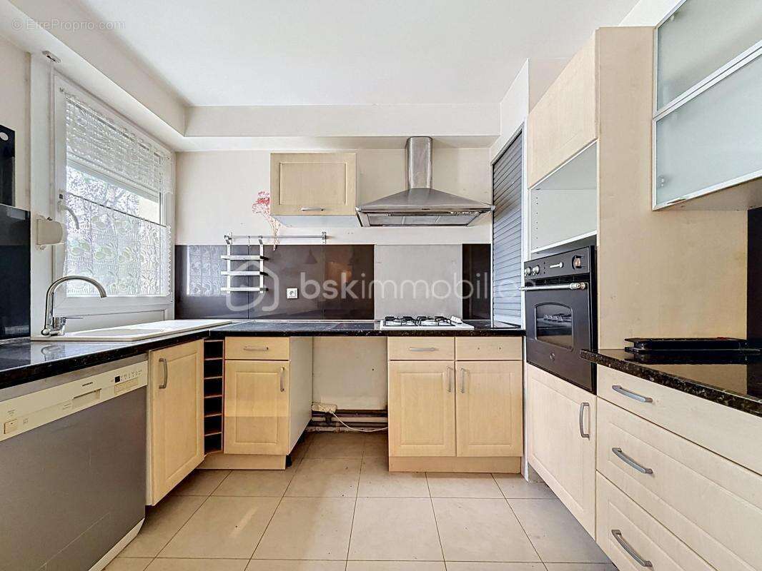 Appartement à LE BLANC-MESNIL