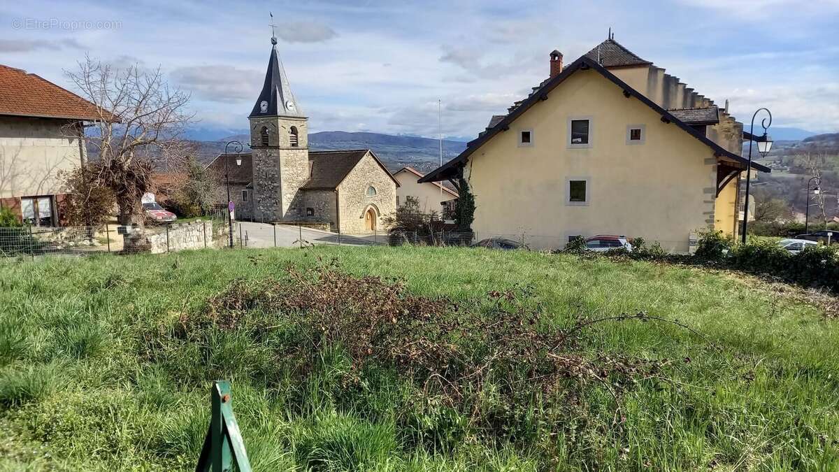 Terrain à CONTAMINE-SARZIN