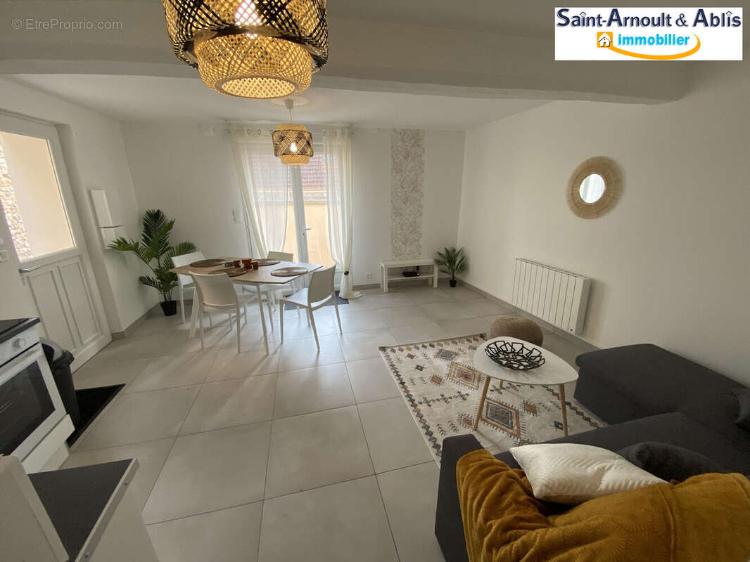 Appartement à SAINT-ARNOULT-EN-YVELINES