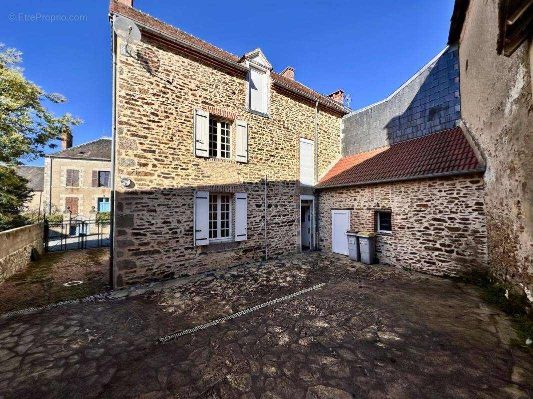 Maison à BETETE
