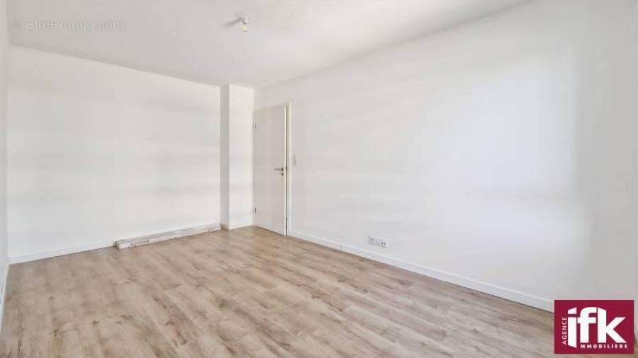 Colmar : Appartement 3 pièces avec balcon, ascenseur et deux parkings - photo 15