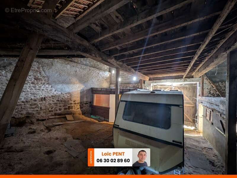 Maison à LE MAYET-DE-MONTAGNE