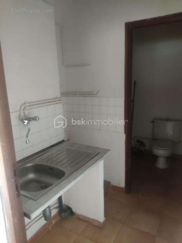 Commerce à SAINT-CYPRIEN