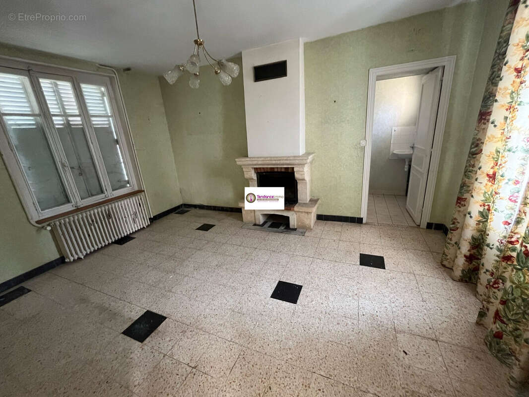 Maison à SAINTE-GAUBURGE-SAINTE-COLOMBE