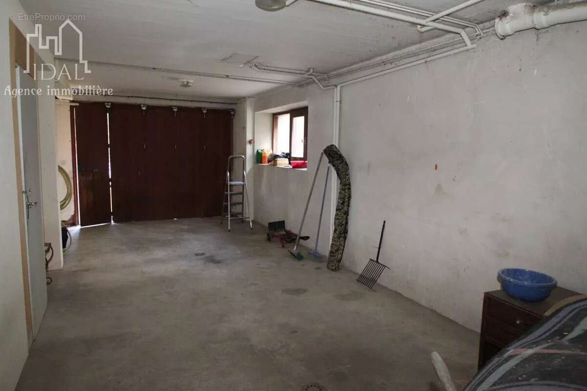 Maison à LE MALZIEU-VILLE