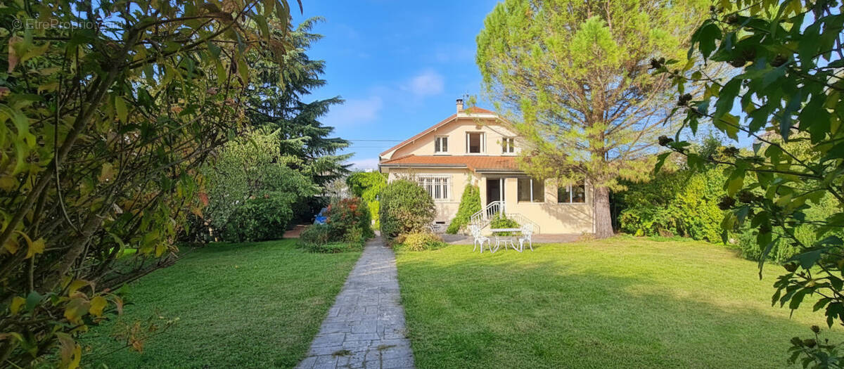 Maison à BOURGOIN-JALLIEU
