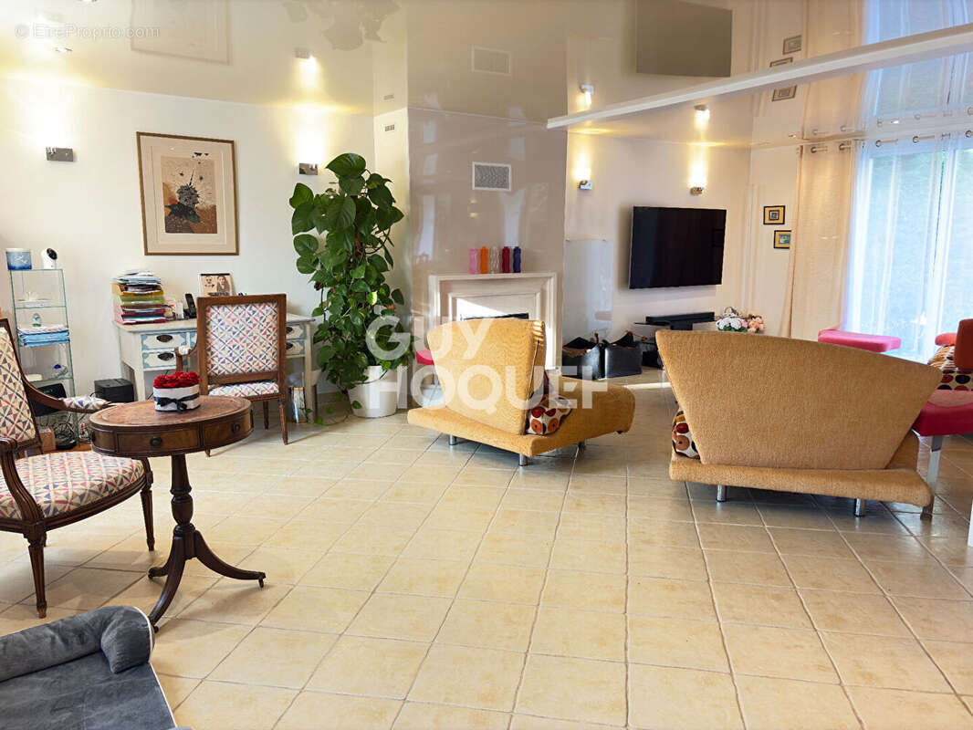 Maison à SOISY-SUR-SEINE