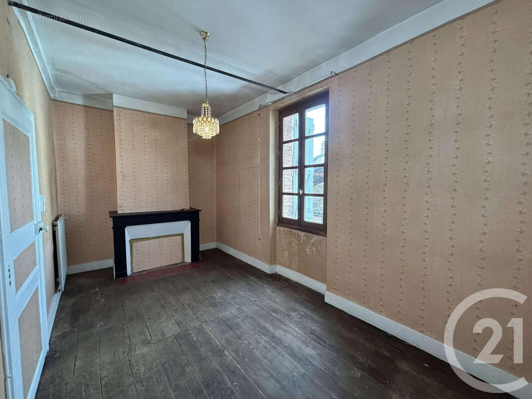 Maison à MONTESQUIEU-VOLVESTRE