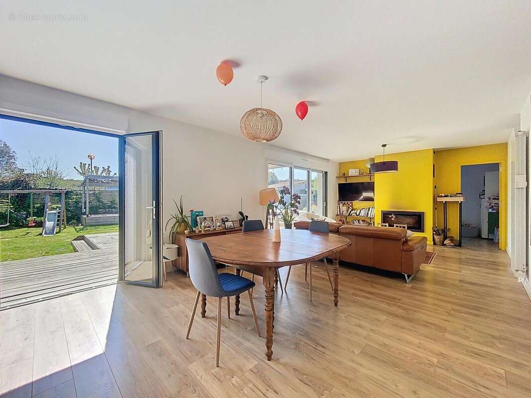 Maison 100 m² à Ambares-Et-Lagrave  - photo 6