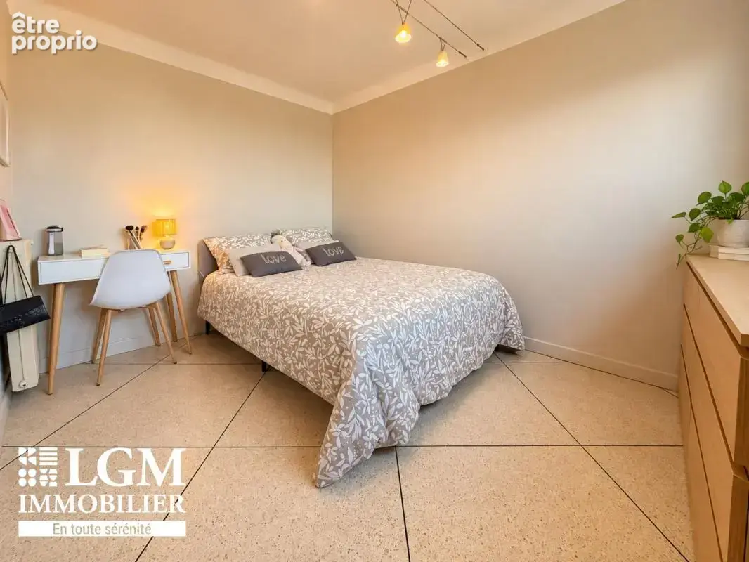 Appartement À Vendre type 4 avec cave - photo 8