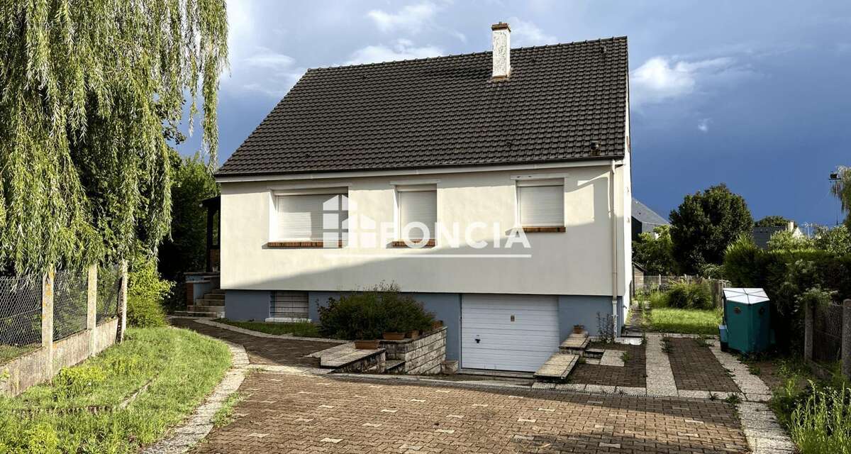 Maison à SAINT-JEAN-DE-LA-RUELLE