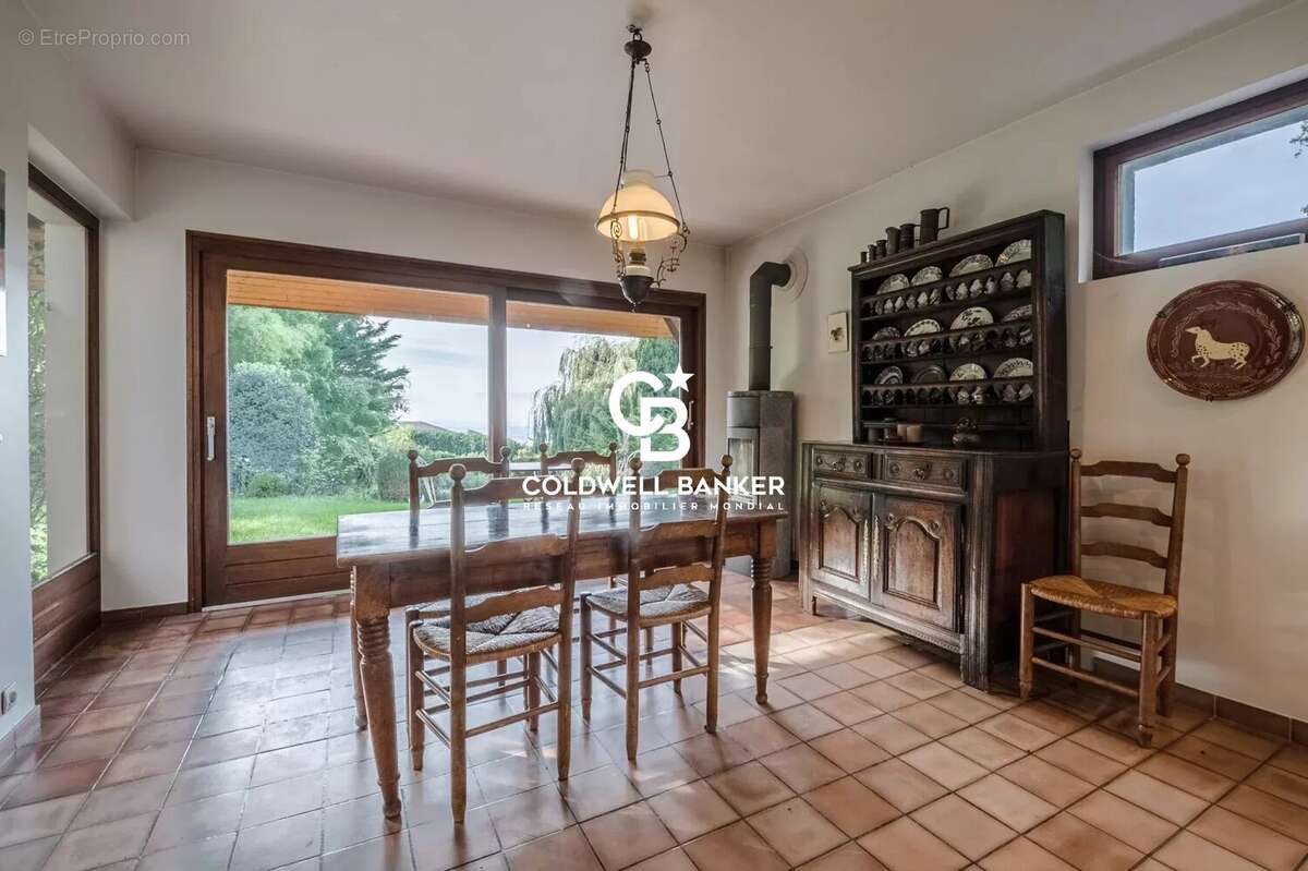 Maison à VETRAZ-MONTHOUX