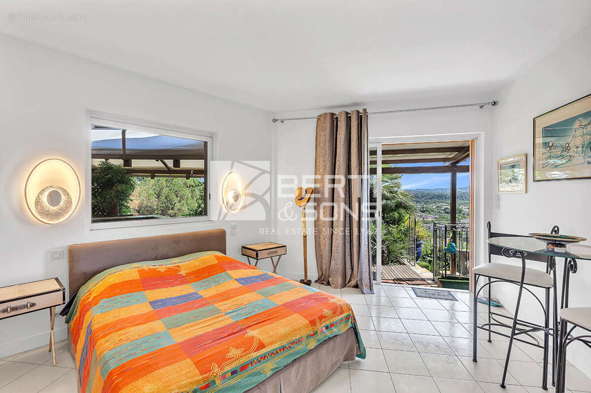 Villa de standing - vue mer et collines - photo 15