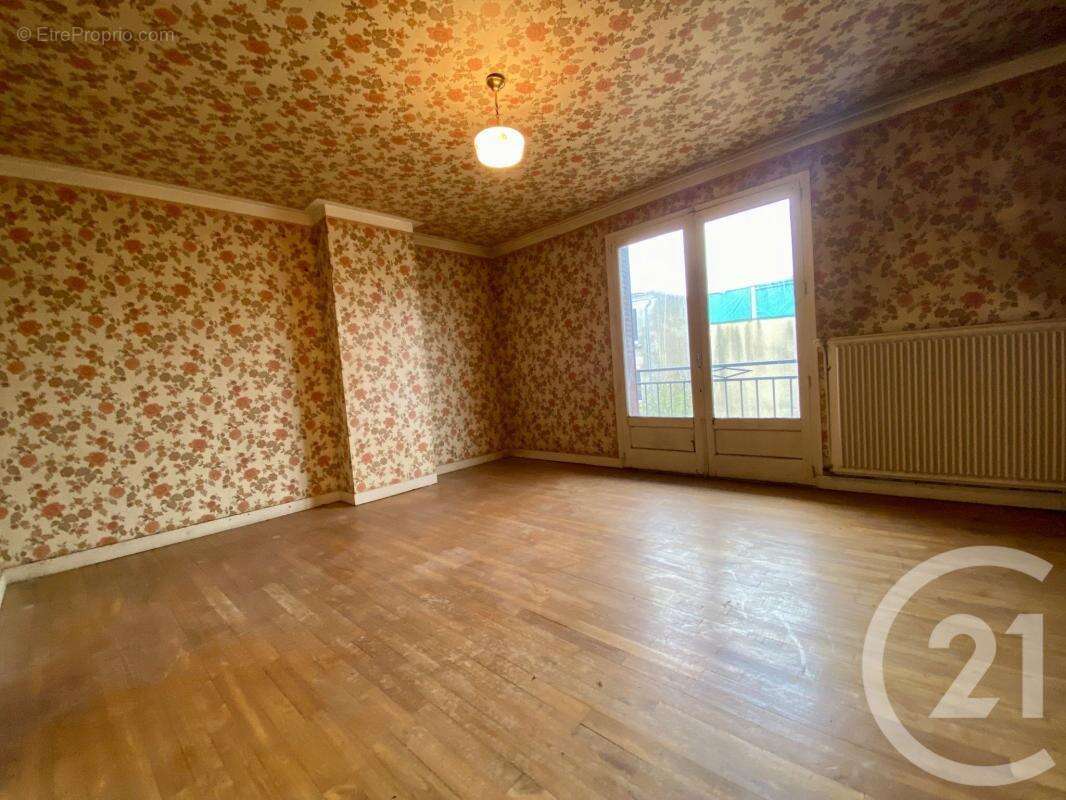 Maison à SAINT-JUNIEN