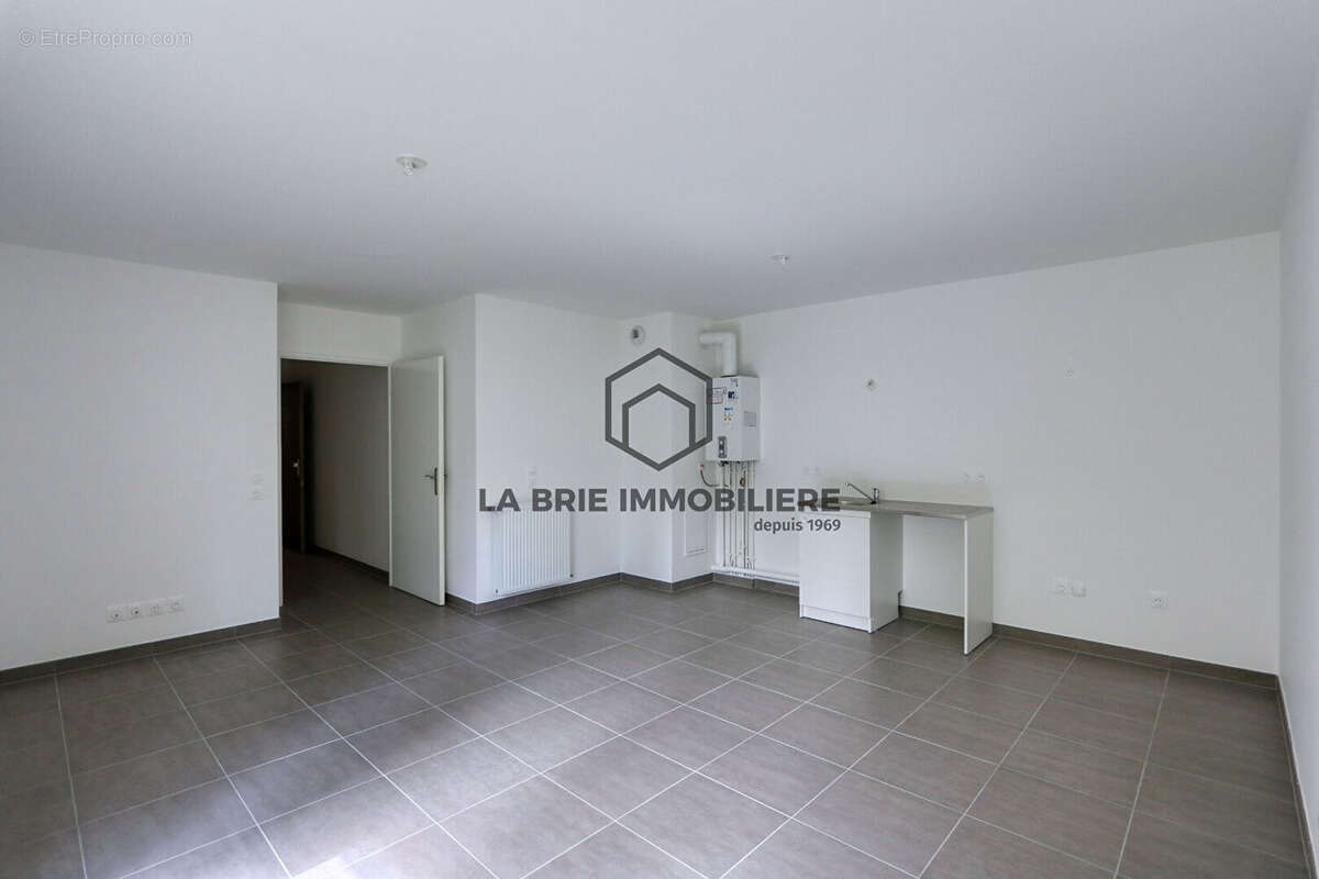 Appartement à PONTAULT-COMBAULT