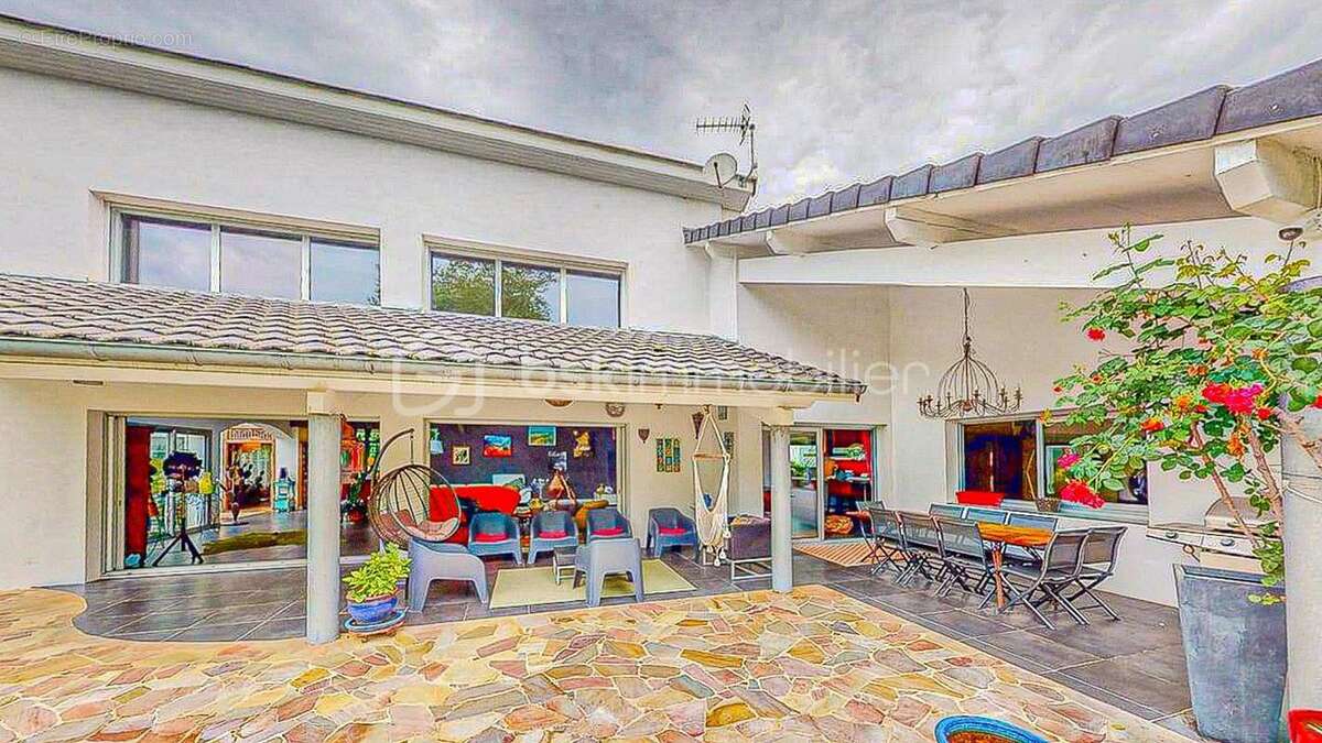 Maison à SAINT-MARTIN-DE-SEIGNANX