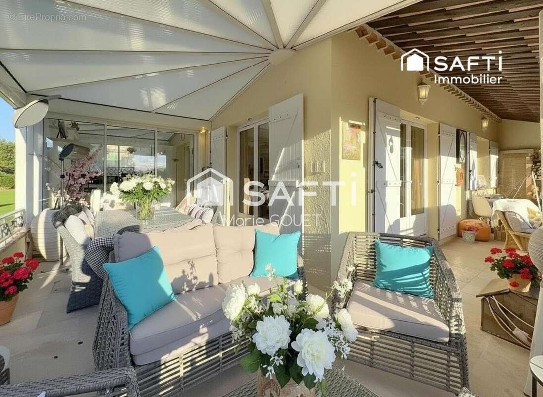 Photo 2 - Maison à FREJUS
