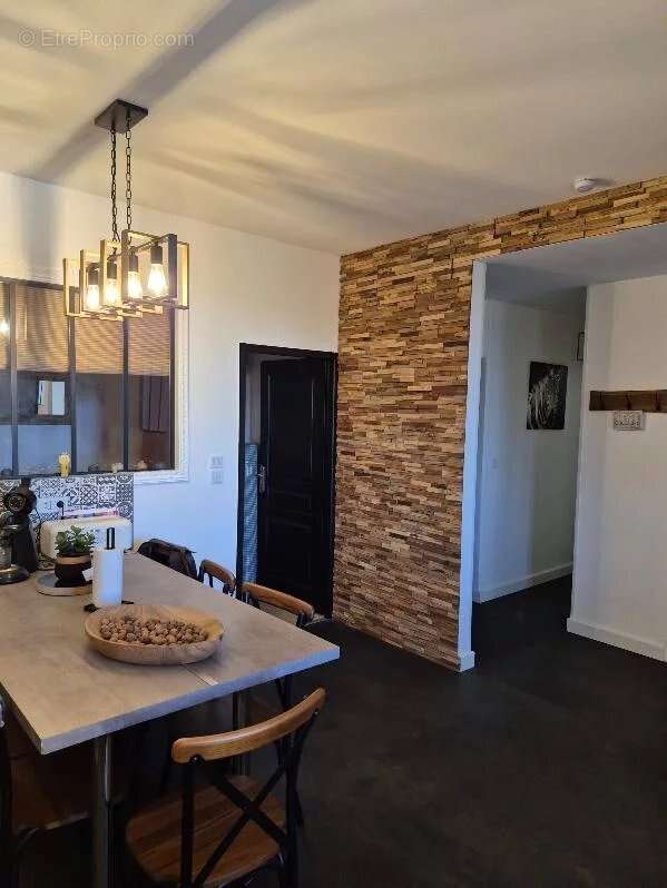 Appartement à PONT-DE-VEYLE