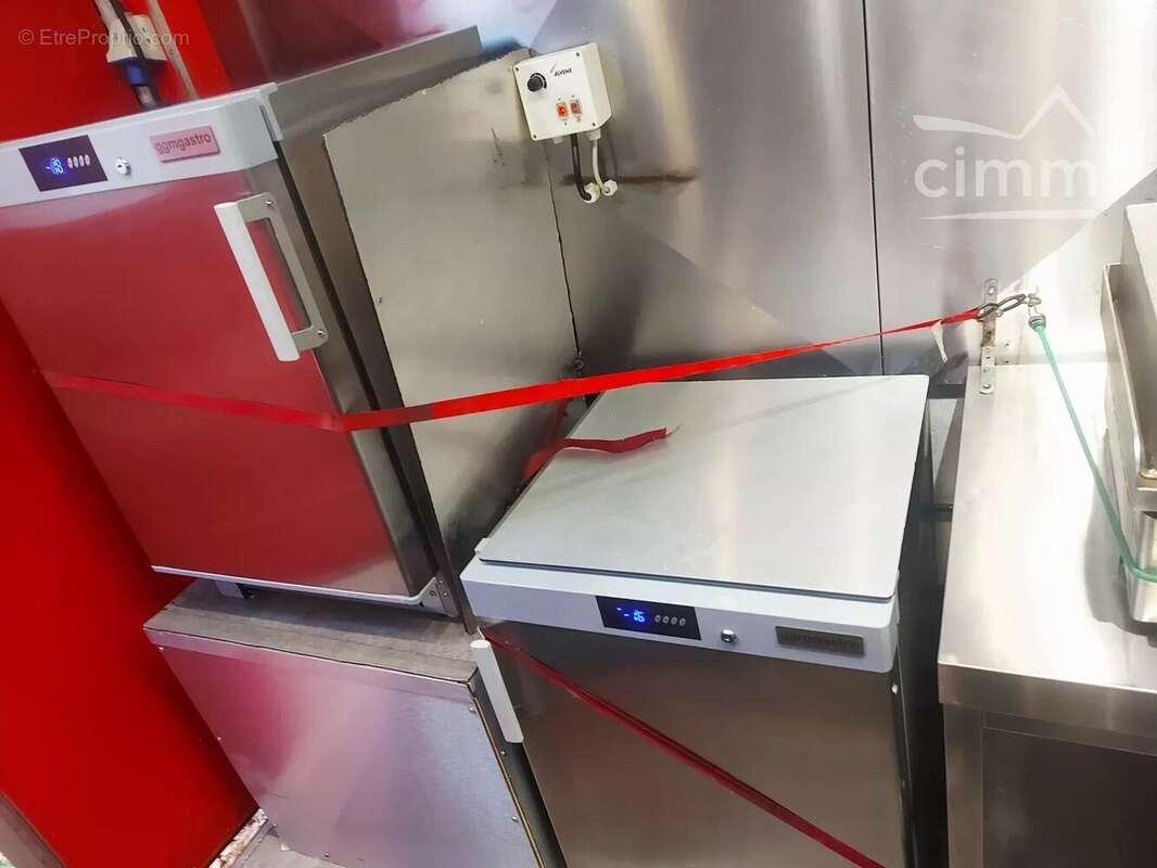 Commerce à MONTIGNAC