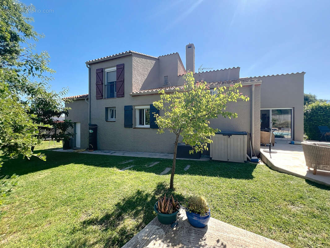 Maison à VILLELONGUE-DELS-MONTS